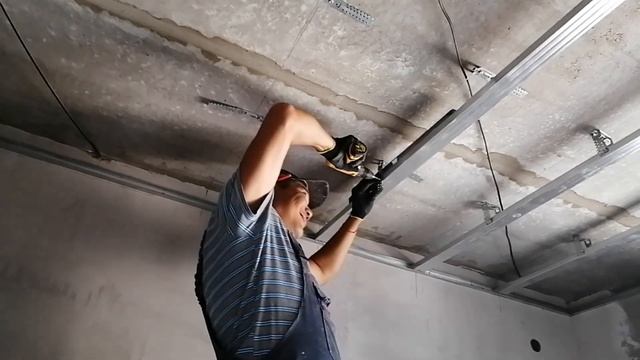 Потолок из гипсокартона! Подвесной потолок! Своими руками! В первый раз! смотреть онлайн