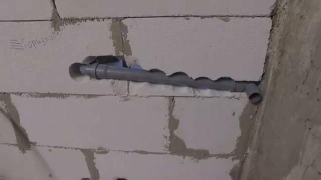 Капитальный ремонт квартиры: ремонт ванной комнаты. Монтаж труб. Установка труб рехау. смотреть онлайн