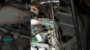 Замена жидкости гидроусилителя руля Форд Мондео 4