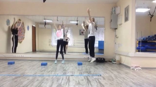 ХипХоп для подростков. Танцы в студии БЕРКАНА. смотреть онлайн