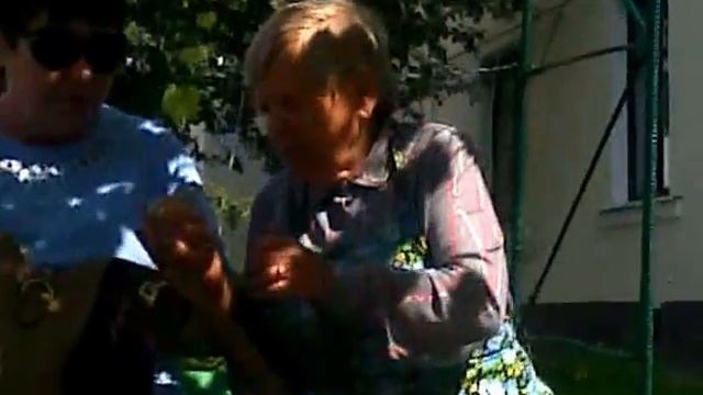 прикол зачем пришел в чужой подъезд ? смотреть онлайн