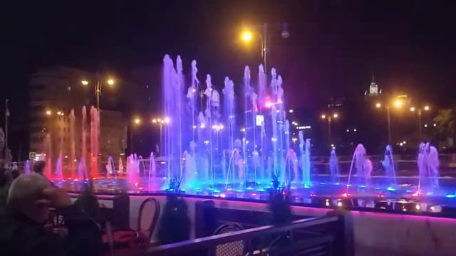 Поющий фонтан у ТЦ "Европейский", Москва смотреть онлайн