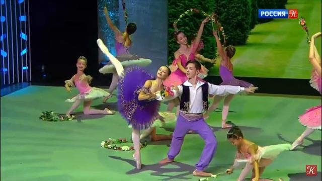 Оживленный сад. сцена из балета Корсар. Балетная школа Армида смотреть онлайн