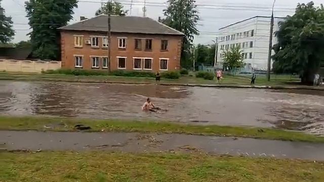 Суровый харьковский пляж смотреть онлайн