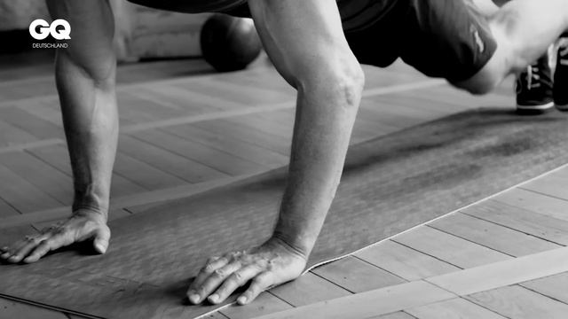 Mountain Climber | Home-Training mit Ralf Moeller смотреть онлайн