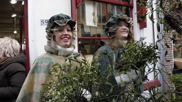 Branle anglais - Emmanuel Adriaenssen смотреть онлайн