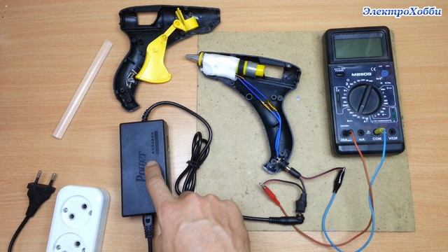 Ремонт и переделка пистолета для термоклея, замена нагревательного элемента, сборка и тестирование смотреть онлайн