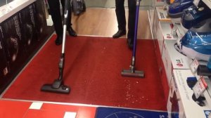 dyson v6 vs SAMSUNG SC20F70HC