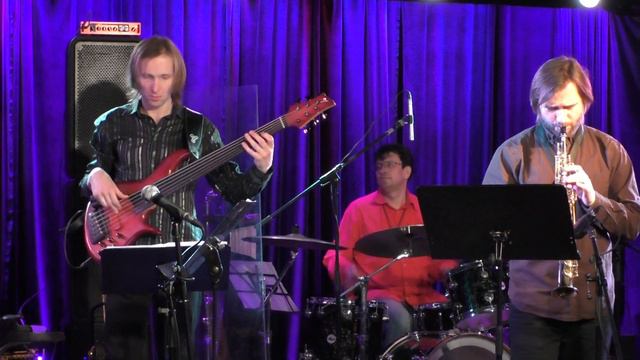 Евгений Ревнюк и LabER Band - Кавказский джигит на ахалтекинском скакуне @ Клуб А.Козлова 04.01.201 смотреть онлайн