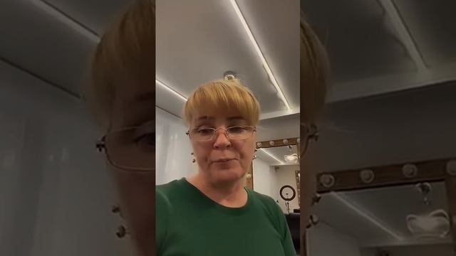 Каре с оттяжкой 60°. Градуированная стрижка. Запись прямого эфира: Как создать идеальную стрижку смотреть онлайн