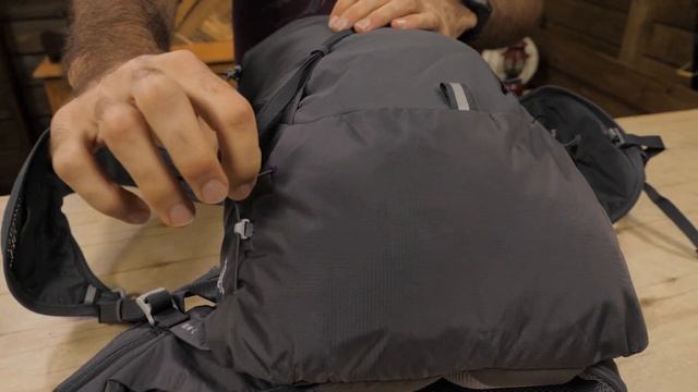 Salomon Out Night 30+5 Backpack смотреть онлайн