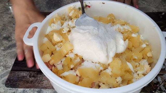 Вкуснейшая окрошка на сметане/Семейный рецепт/Попробуйте приготовить. смотреть онлайн