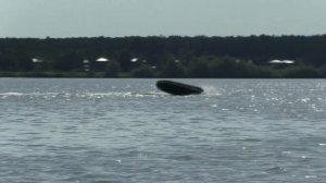 Случай на Каме.  Мужчина выпал из лодки. Моторная лодка без управления.