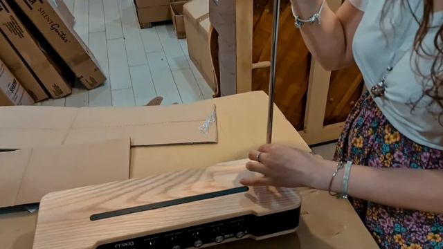Moog Etherwave Theremin Unboxing with Lina Gervasi смотреть онлайн