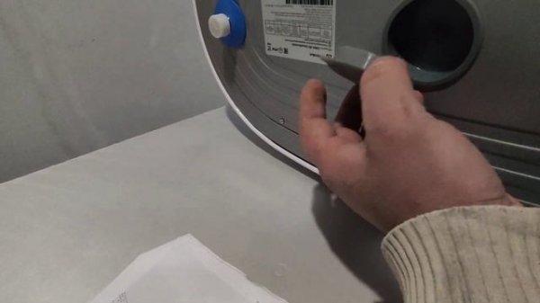 Распаковка — Накопительный водонагреватель Electrolux EWH 80 Smart Inverter