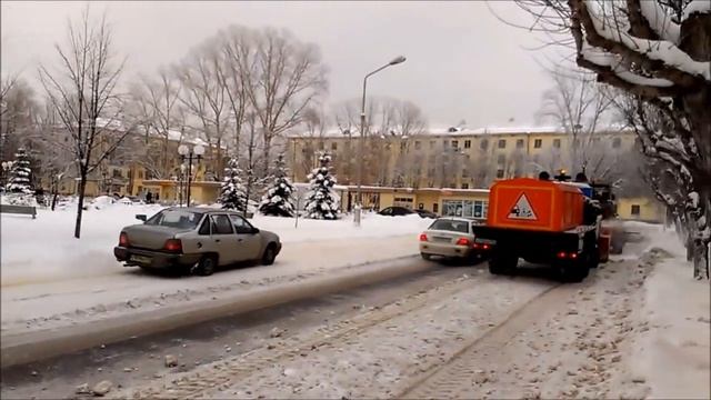Уборка снега на пл. Ленина смотреть онлайн