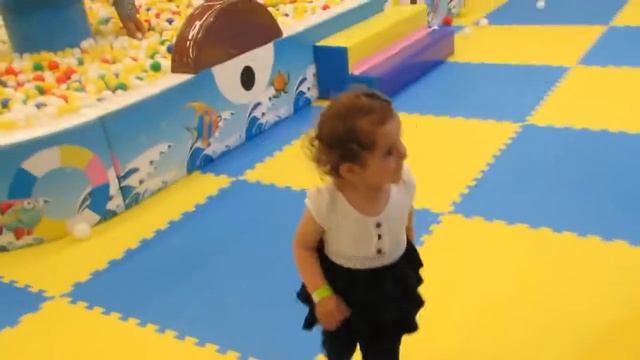 Супер детская площадка.Children's Playground with attractions смотреть онлайн