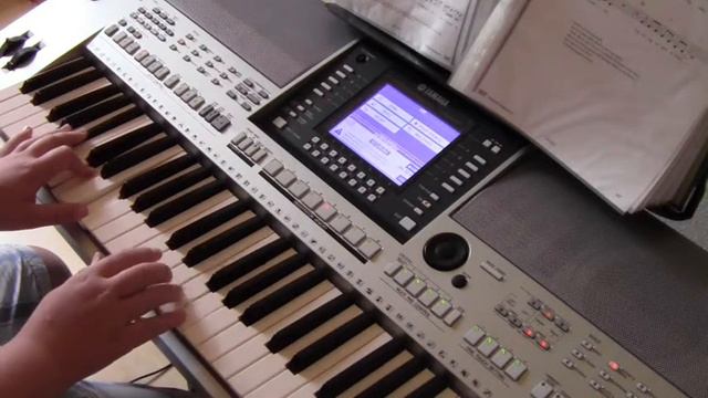 Angels - gespielt auf dem Yamaha psr-S710 смотреть онлайн