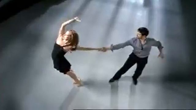 Spot Pubblicità Nivea Volume Sensation Care Styling