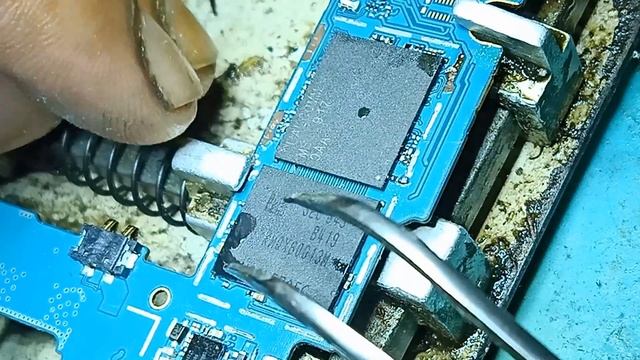 samsung j4+ j415f matot getar only perbaikan di ic wifi charger power cpu emmc done . tapi ko lemo смотреть онлайн