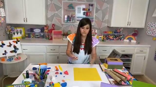 DIY Games & Crafts for Kids || Crayola & Craft Box Girls смотреть онлайн