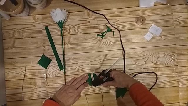 БЕЛАЯ РОЗА ИЗ БУМАГИ СВОИМИ РУКАМИ! КАК СДЕЛАТЬ РОЗУ ИЗ БУМАГИ. ЦВЕТЫ ИЗ БУМАГИ. смотреть онлайн