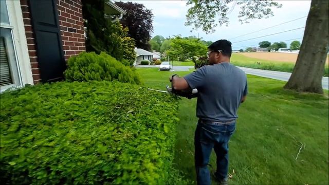 Husqvarna Hedge Trimmer - 122hd45