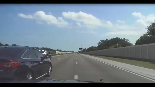 Florida troopers conduct PIT maneuver to end pursuit on I-95 смотреть онлайн