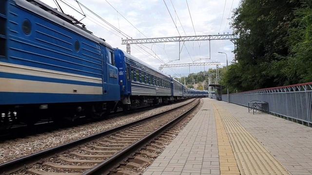 ВЛ10-1689 с туристическим поездом №927 "Сочи" Туапсе-Гагра | 2021 год смотреть онлайн