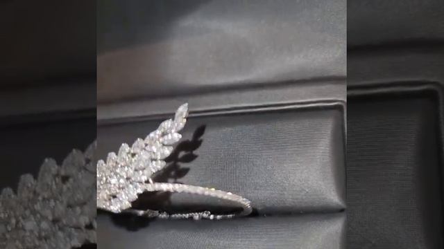 Messika Bracelet смотреть онлайн