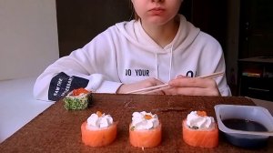 MUKBANG | РОЛЛЫ/СУШИ | ФИЛАДЕЛЬФИЯ | SUSHI/ROLLS | не ASMR