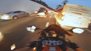 Бешеная езда на мотоцикле между машин - Чуть не попал в ДТП (1).mp4