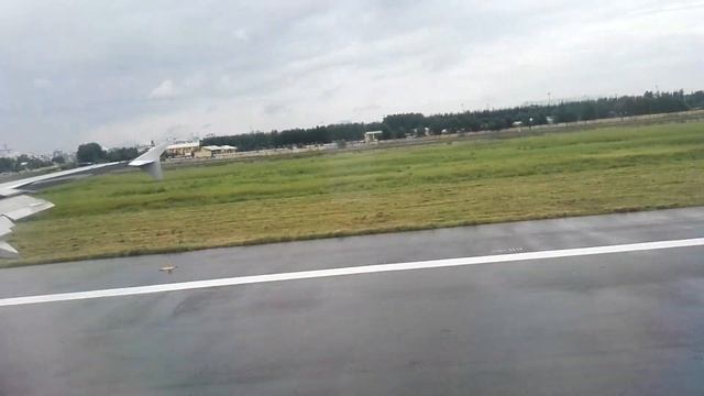 Мягкая посадка. Vietjet. Аэропорт Таншоннят, город Хошимин. Отличный полет. Всего-то 45 минут. смотреть онлайн