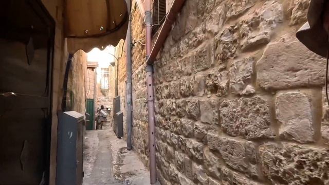 Иерусалим. Мусульмане почитают Иисуса, христиане на голове друг у друга ??♂️ смотреть онлайн