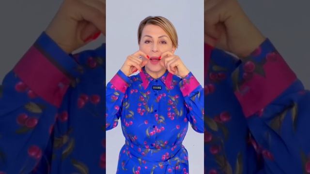 Как убрать носогубку! Супер приём на носогубные складки! смотреть онлайн