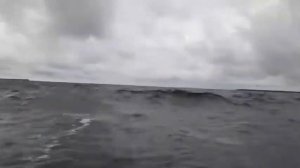 Штормит на озере. По волнам на лодке ПВХ. #НАПВХВШТОРМ