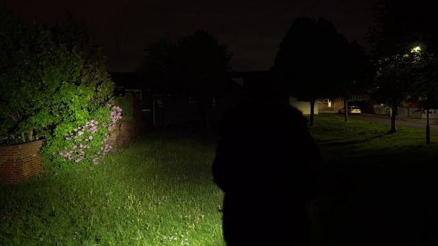 VEZERLEZER ED10 Flashlight - LUMINUS SST40 5000K - 2220 Lumens - Type-C Charging - 305m Beam