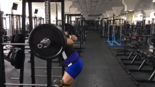 Наш инструктор Дмитрий Варданян, представитель пауэрлифтинга. 175 кг на грифе смотреть онлайн