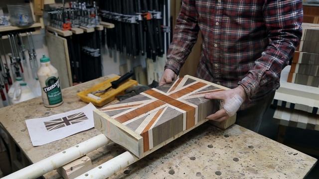 Шкатулка с крышкой в виде развевающегося флага "Union Jack" смотреть онлайн