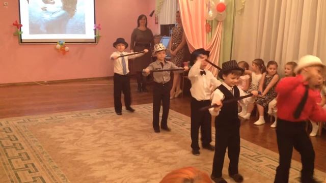 Танец Человек чудак смотреть онлайн