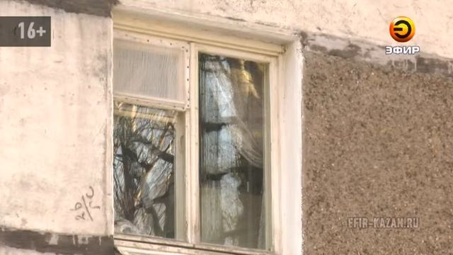 78 летняя пенсионерка и её сын остались без жилья и вынуждены жить в подъезде смотреть онлайн