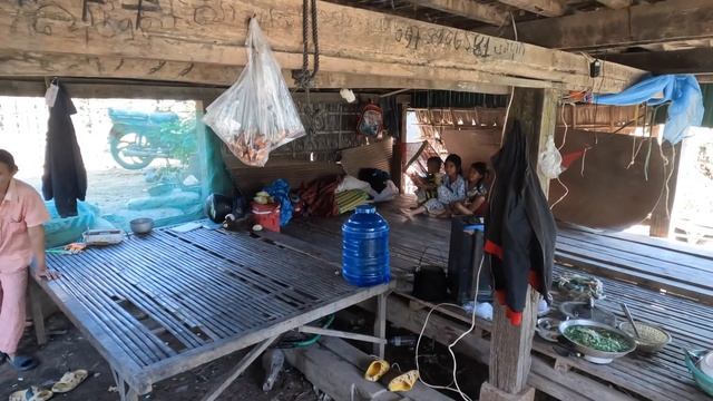 Жизнь в деревне, где делают шелковую нить. Living in a remote village.country life смотреть онлайн