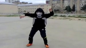 анонИмус танцует тектоник под тему из GTA4