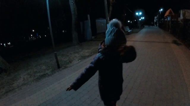 Прогулка в парке. Ночная съёмка на Xiaomi YI4K смотреть онлайн