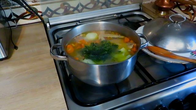 Куриный суп с домашней лапшой(зямэ) смотреть онлайн