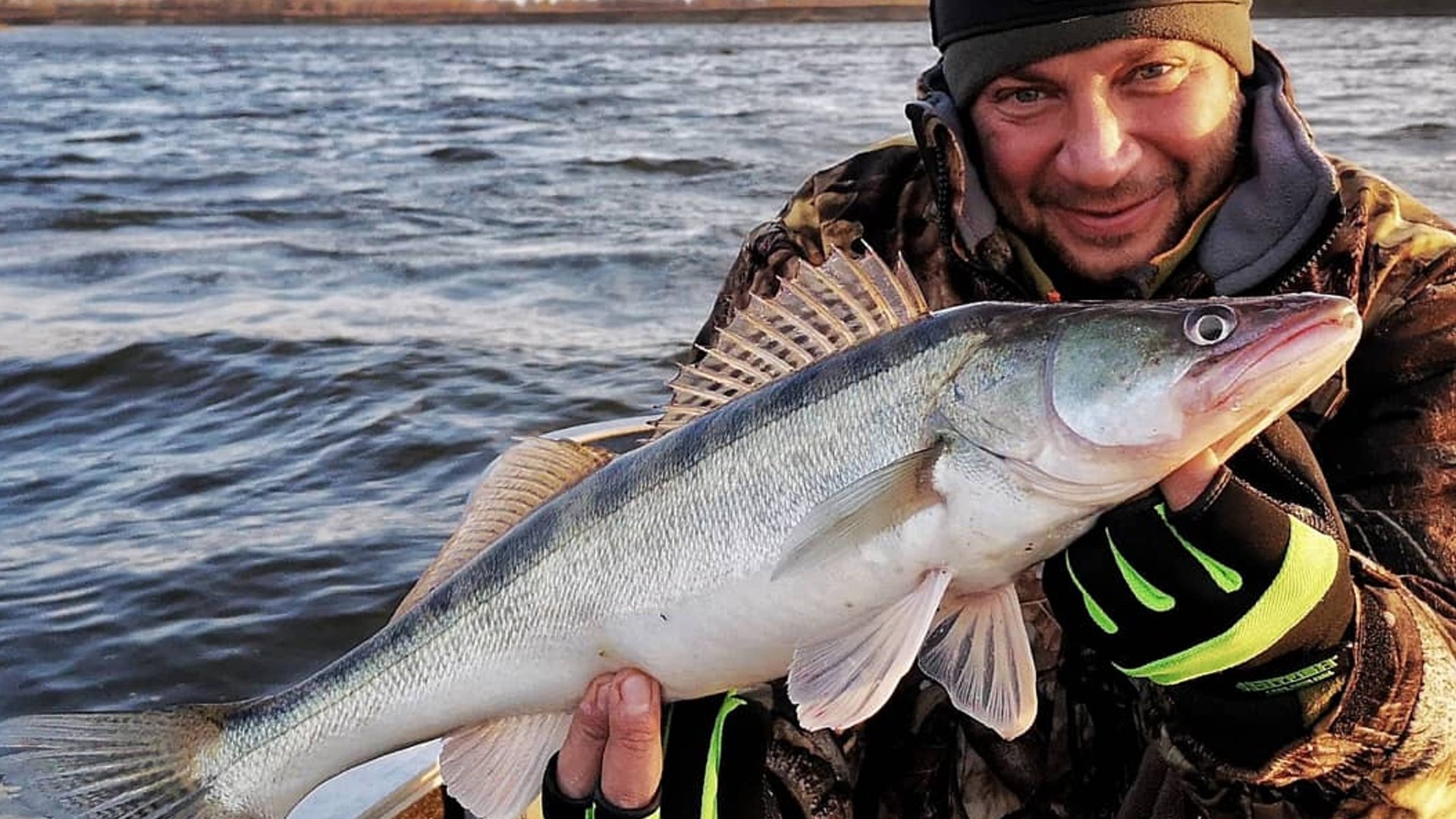 Ахтуба рыбалка - осень 2020 (26 октября). ТРОЛЛИНГ в ОДИН СПИННИНГ. база ЛЕВАДА