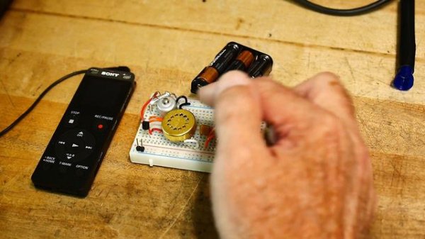 #425 Russian microphone мкэ-84 battery power