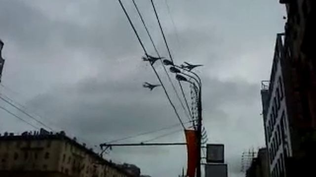 Самолеты над гостиницей Пекин смотреть онлайн