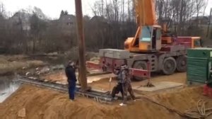 Извлечение трубы крановым Вибропогружателем