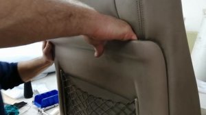 Как снять заднюю крышку переднего сиденья Toyota Land Cruiser 100